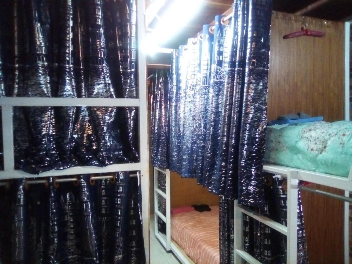 Ban Kru Ae Mixed Dorm Bed & Breakfast Банкок Екстериор снимка